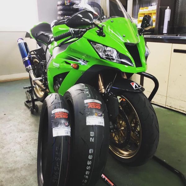 タイヤ交換　タイヤ交換ももちろん持ち込み可能