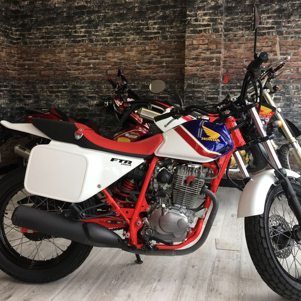 中古車 HONDA VTR250 | 八王子でバイクの整備やカスタムを行い快適な 